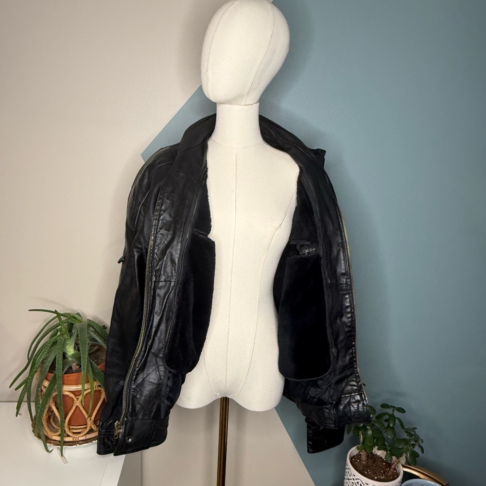 Vintage 90s Black Leather Jacket Sherpa Lined Minimalist Moto L Wilson’s leather - Picture 3 of 13